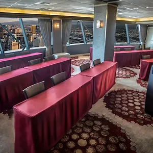 *** Semesteranläggning (resort) The Strat Hotel, Casino & Tower USA